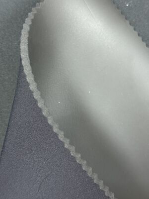 네오프렌 재료 티타늄 코팅 CR 폐쇄 세포 폼 우수한 팽창 내구성 열 절연 특성